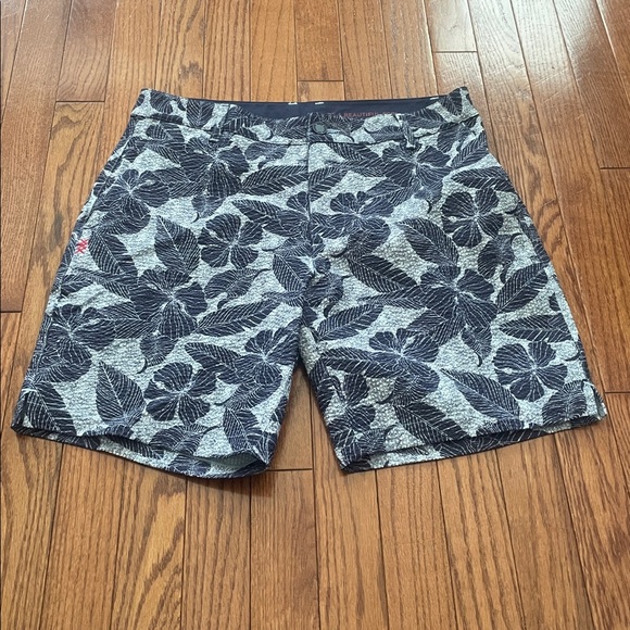 RHONE Other - RHONE Blue Hibiscus Print Seersucker Shorts Men’s 32